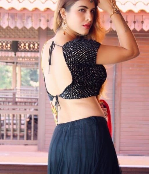 Its Manisha from India providing services in Dubai. Here You can what you want. There are numerous girls available like me. You have to be good to pick me. You can book any girl you want. To book any girl you have dial the given number of the bookie.