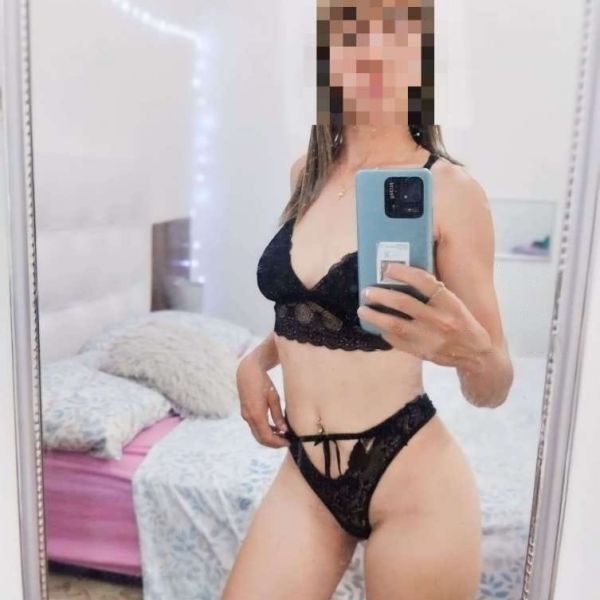 Amor mis servicios son oral y vaginal ,oral puede ser mutuo si queres . Trato tipo novios ,me gusta dominar y también que me dominen todo de acuerdo a tu gusto .Si buscas una chica sumisa no dudes en contactar ,si sos vos el sumiso también ðacá lo importante es sentirnos bien ,hago venta de contenidos ð