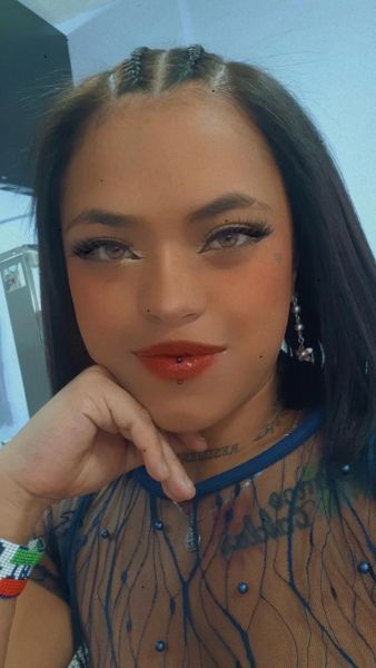 Bienvenido mucho gusto soy una hermosa Colombiana 🇨🇴 una verdadera escort🥵 con unas medidas perfectas, piel suave y delicioso aroma, no lo pienses más ven y disfruta conmigo un momento agradable y lleno de placer.
Ven y disfruta de momentos únicos